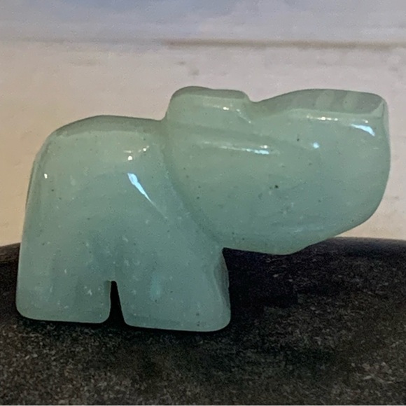 Mini Green Aventurine Elephant Carving Crystal Carved Animal Lucky Stones 1 - Picture 1 of 11